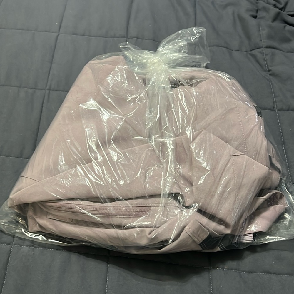 NWT Burton Avalon Bibs in Elderberry